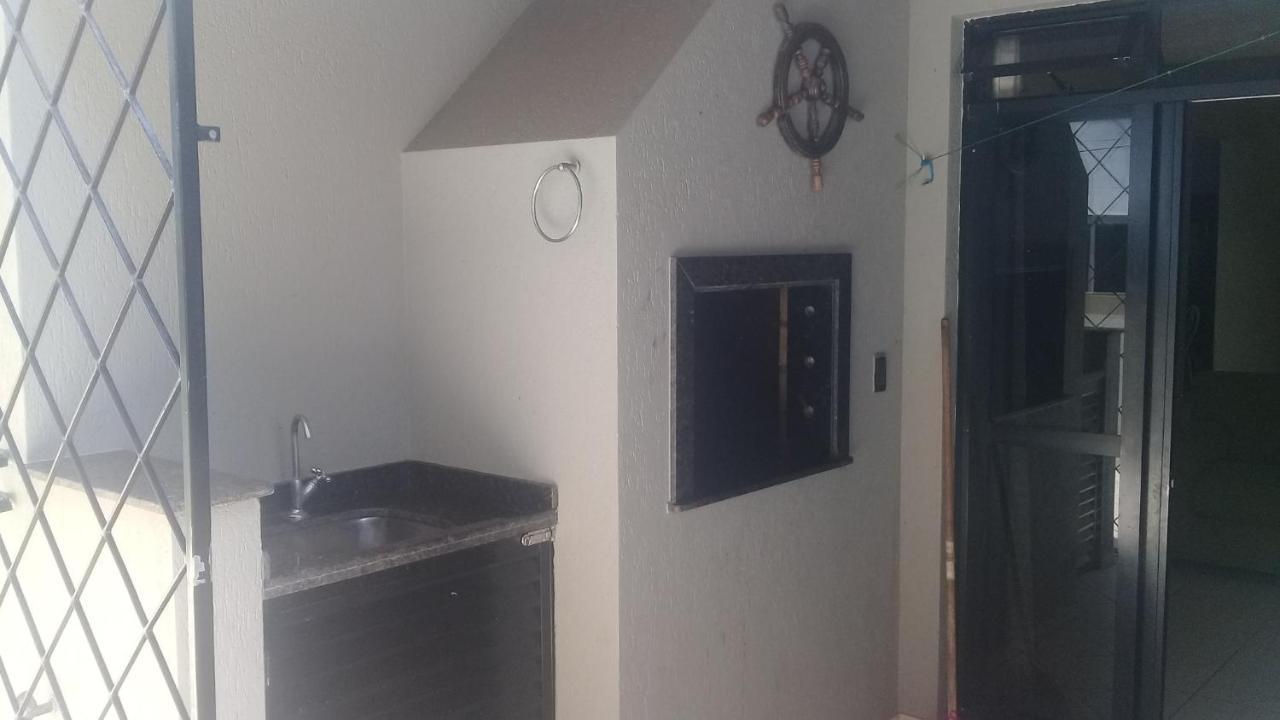 Apartamento De 2 Domitorios E 1 Garagem No Centro De Bombinhas 50 Metros Da Praia Na Avenida Principal Proximo Ao Shopping Punta Blu Экстерьер фото